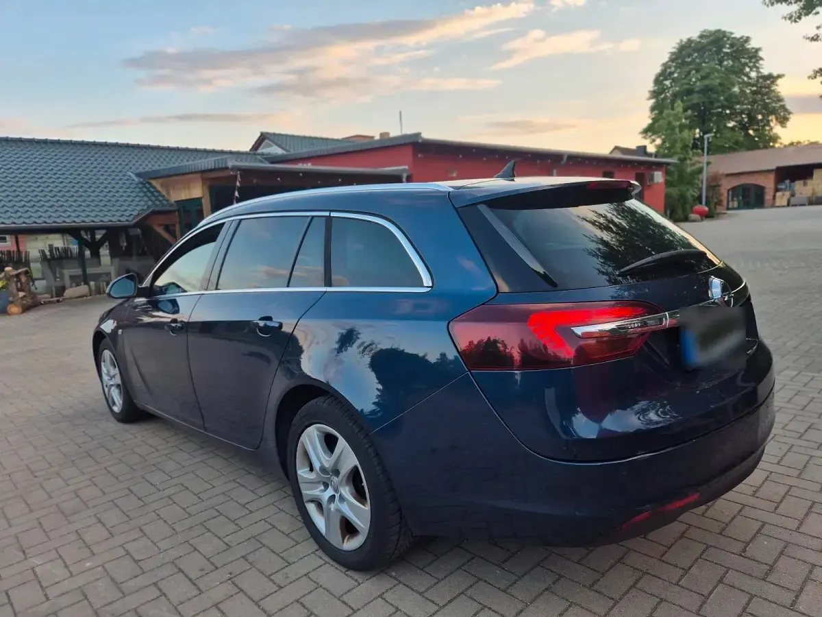 Gebraucht Opel Insignia 163 PS (119 kW) 2014 Blau Kombi