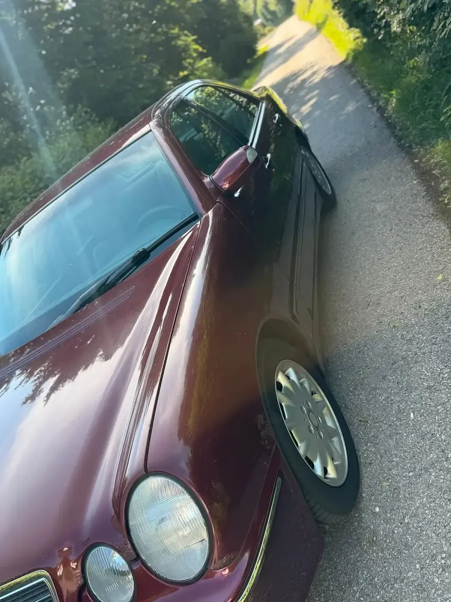Gebraucht Mercedes E220 143 PS (105 kW) 2000 Andere farben Kombi