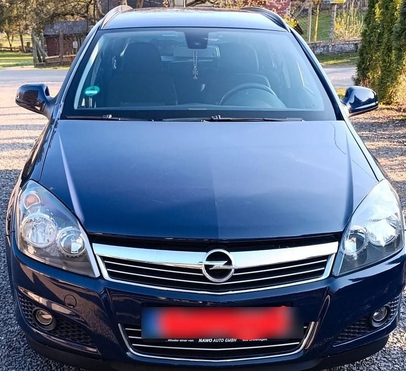 Blau Gebraucht 2010 Opel Astra Edition Kombi | 4.700 € (Fairer Preis) - Bild 1/4