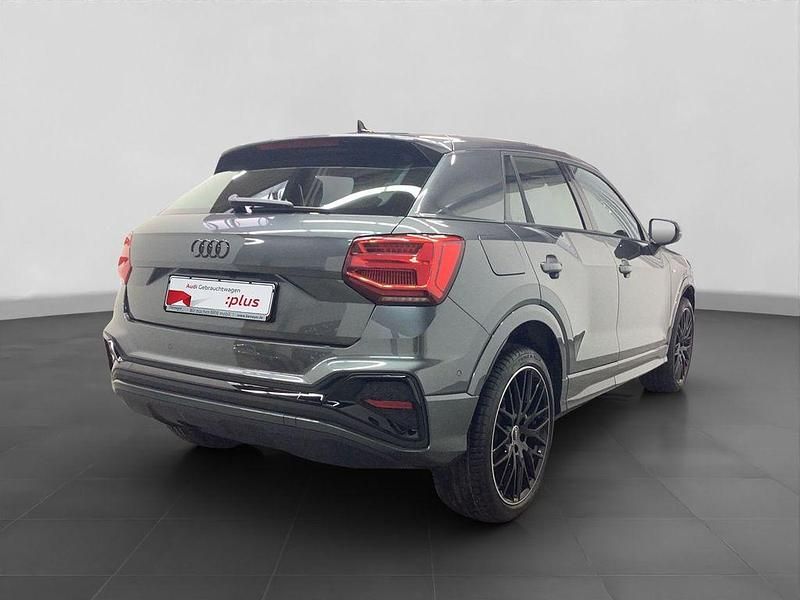 Neu Audi Q2 S-Line 150 PS (110 kW) 2025 Grau SUV