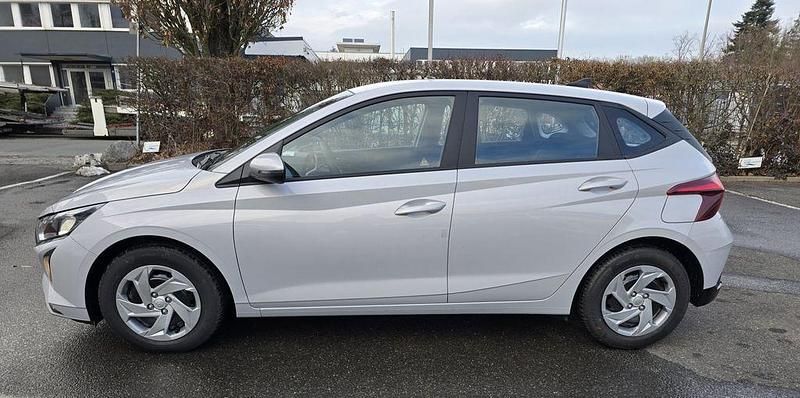 Neu Hyundai i20 90 PS (66 kW) 2026 Grau Kleinwagen