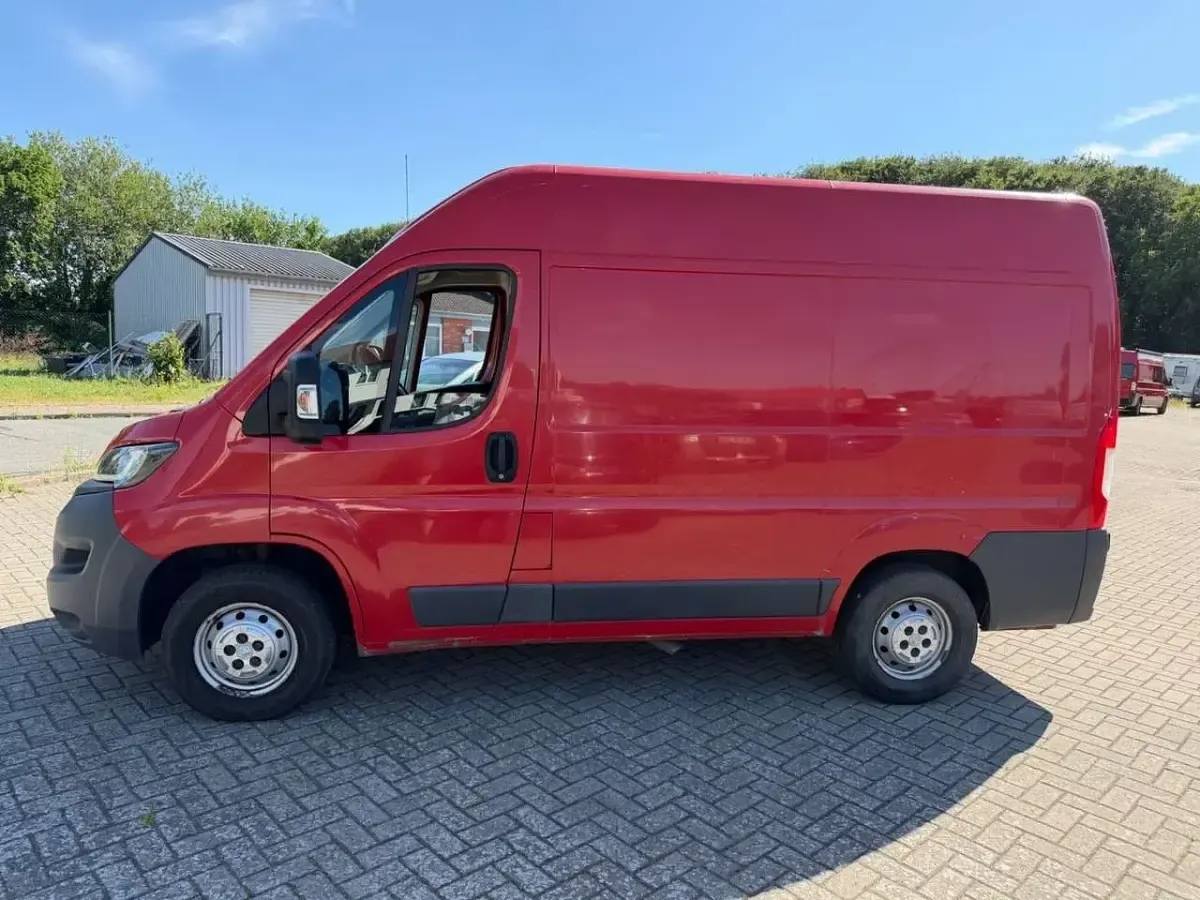 Gebraucht Peugeot Boxer 131 PS (96 kW) 2016 Rot Van