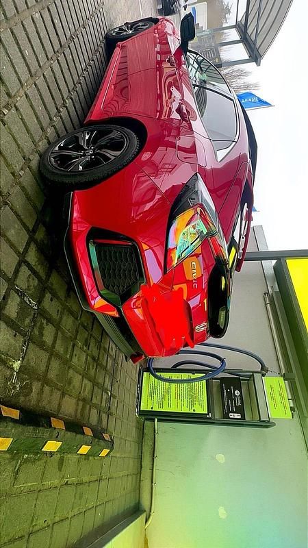 Gebraucht Honda Civic 129 PS (94 kW) 2017 Rot Limousine