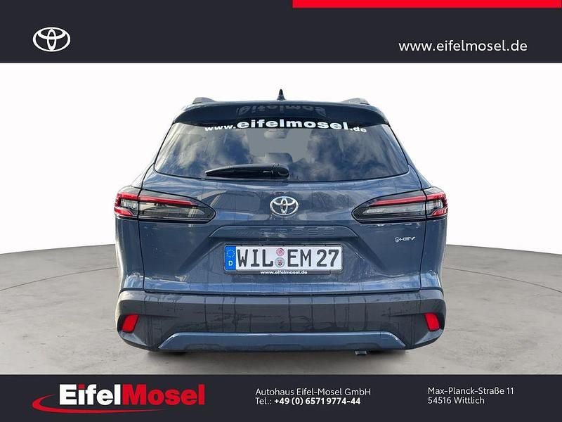 Neu Toyota Corolla Cross Team 140 PS (102 kW) 2026 Grau SUV