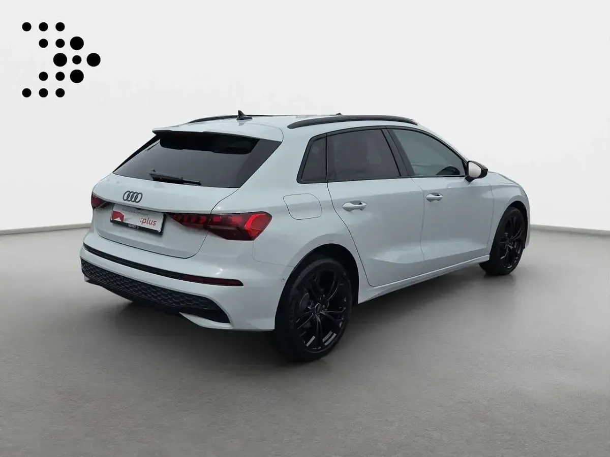 Używany Audi A3 Advanced 204 KM (150 kW) 2025 Biały Sedan/Limuzyna