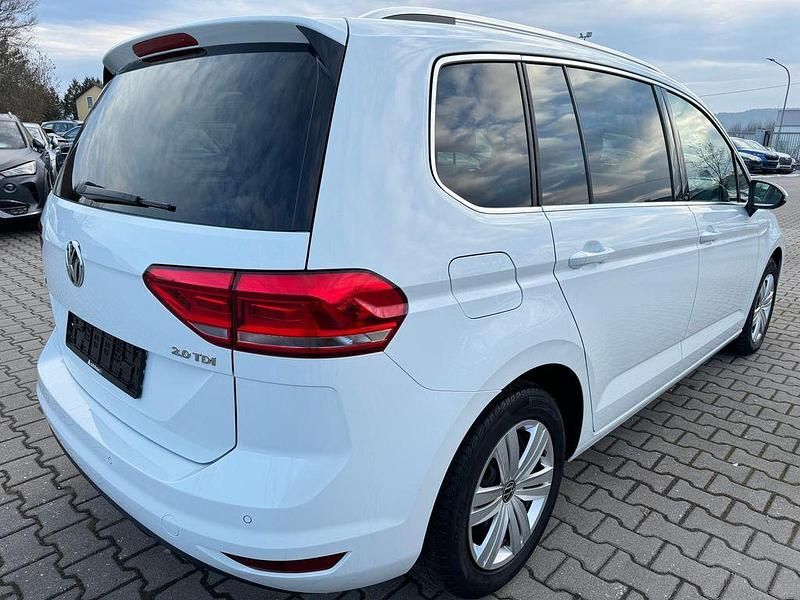 Gebraucht VW Touran Highline 150 PS (110 kW) 2017 Weiß Van / Kleinbus