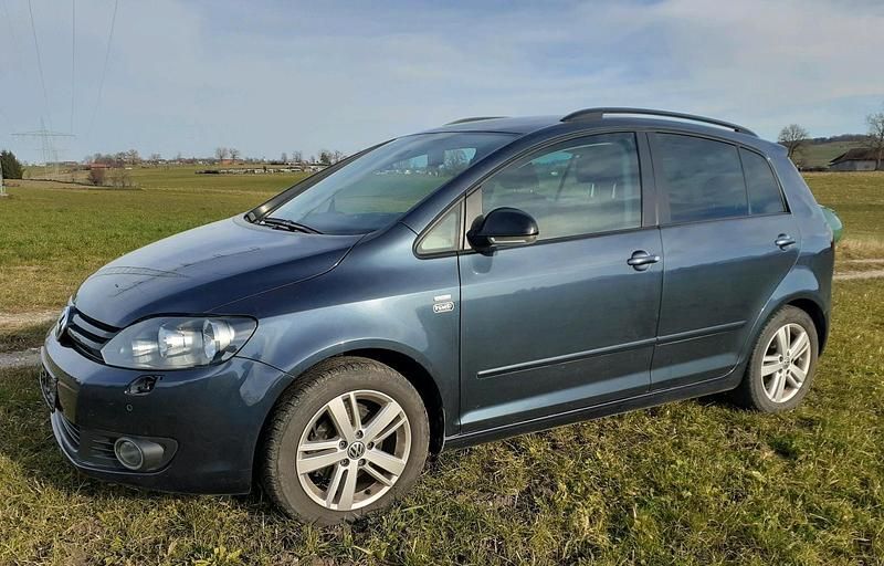 Blau Gebraucht 2012 VW Golf VII Match Limousine | 6.100 € (Superpreis) - Bild 1/4