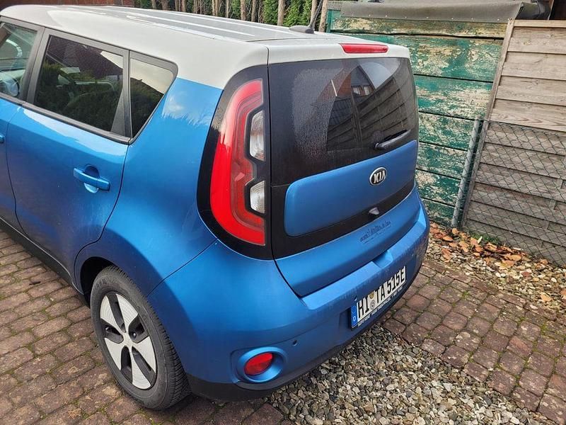 Gebraucht Kia Soul 80 kW (110 PS) 2016 Blau SUV