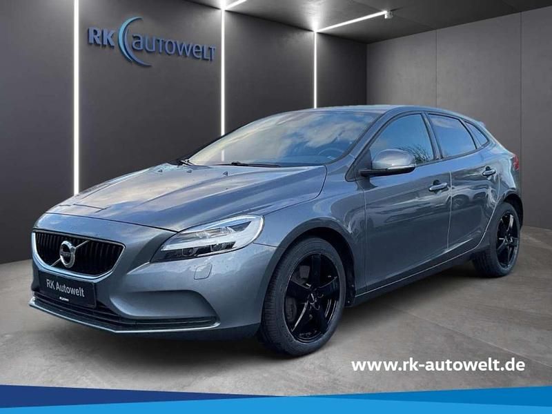 Grau Gebraucht 2019 Volvo V40 Momentum Kombi | 17.290 € (Fairer Preis) - Bild 1/4