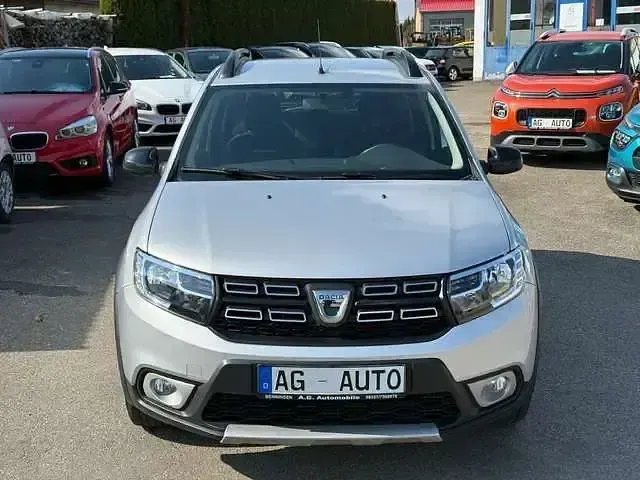 Gebraucht Dacia Sandero Celebration 90 PS (66 kW) 2018 Grau Kleinwagen