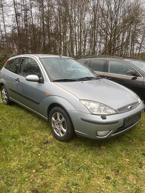 Gebraucht Ford Focus 130 PS (95 kW) 2005 Blau Kleinwagen