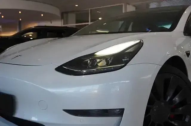Usado Tesla Model 3 Performance 461 kW (627 HP) 2021 Branco Sedan
