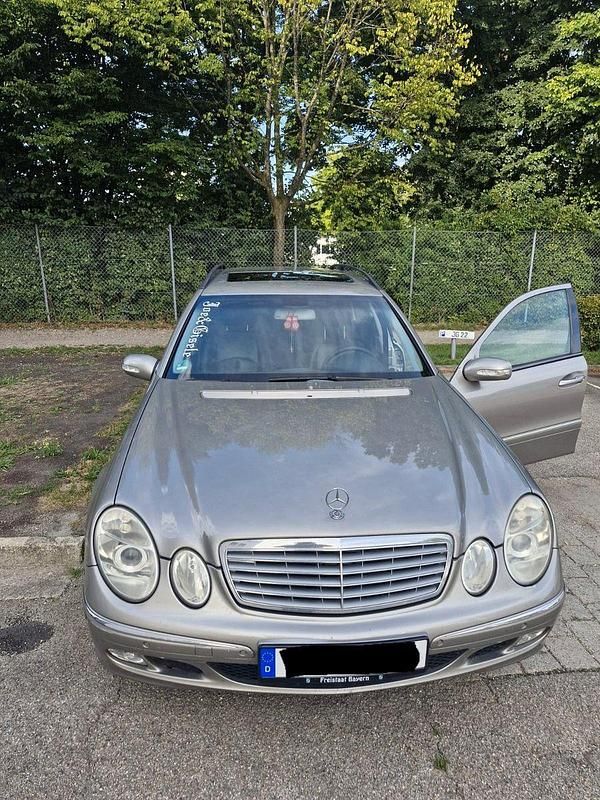 Grau Gebraucht 2003 Mercedes E320 Elegance Kombi | 3.450 € (Guter Preis) - Bild 1/4