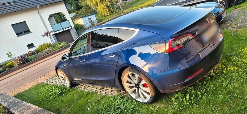 Second-hand Tesla Model 3 Performance 377 kW (513 CP) 2019 Albastru Berlinǎ