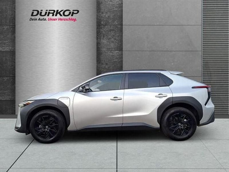 Gebraucht Toyota bZ4X 150 kW (204 PS) 2023 Precious silver SUV