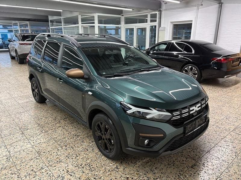Neu Dacia Jogger Extreme 110 PS (80 kW) 2025 Grün Van / Kleinbus
