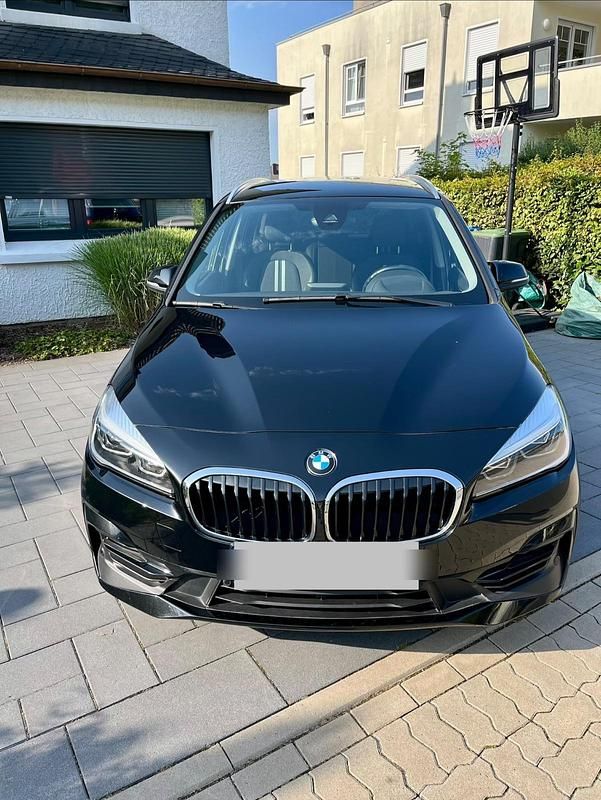 Schwarz Gebraucht 2019 BMW 218 Kombi | 19.300 € (Fairer Preis) - Bild 1/4