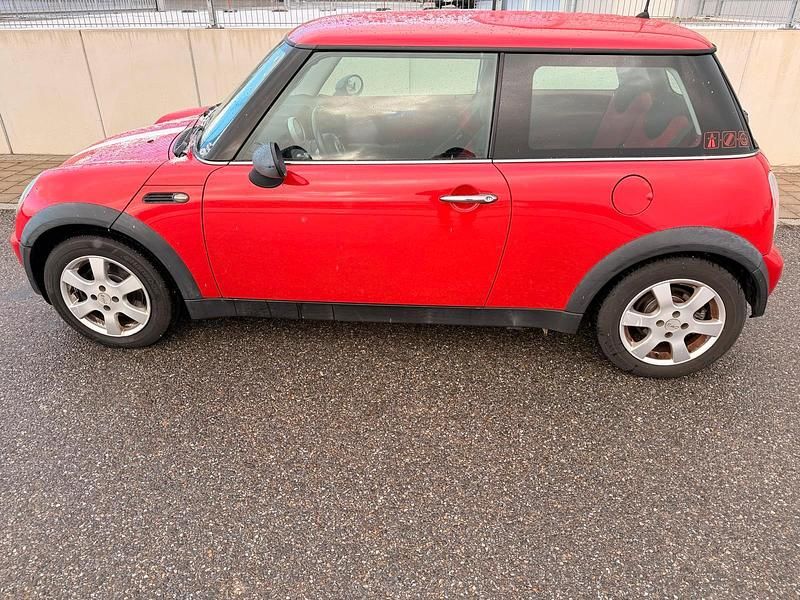 Gebraucht Mini ONE 89 PS (65 kW) 2002 Rot Kleinwagen