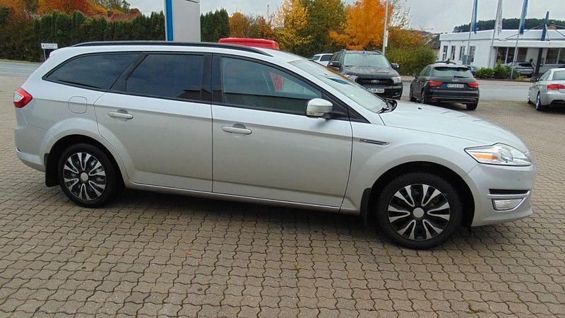 Gebraucht Ford Mondeo Trend 120 PS (88 kW) 2013 Silber Limousine