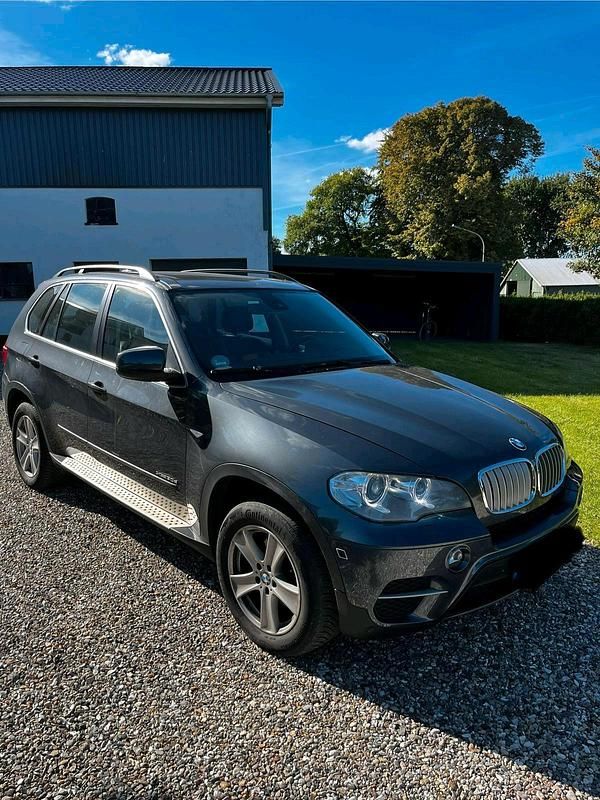 Grau Gebraucht 2011 BMW X5 SUV | 11.999 € (Superpreis) - Bild 1/4