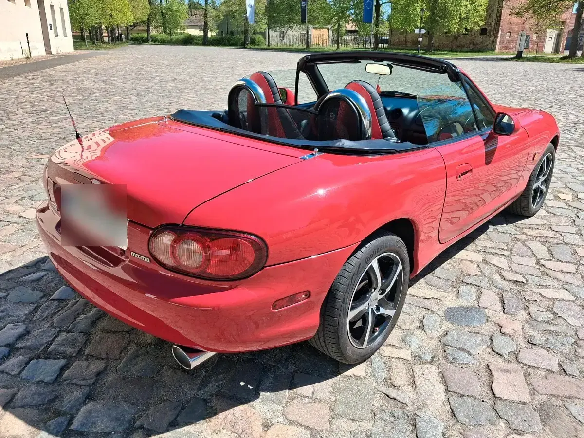 Używany Mazda MX5 90 KM (66 kW) 2003 Czerwony Kabriolet