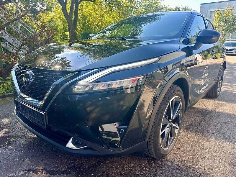 Black metallic Gebraucht 2024 Nissan Qashqai Tekna SUV | 31.590 € (Fairer Preis) - Bild 1/4