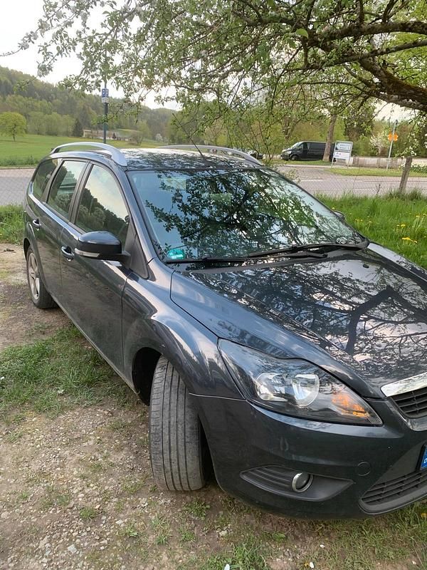 Gebraucht Ford Focus 100 PS (73 kW) 2010 Kombi