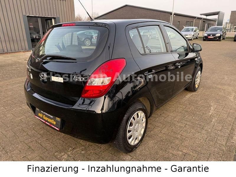 Gebraucht Hyundai i20 Classic 77 PS (56 kW) 2011 Schwarz Limousine