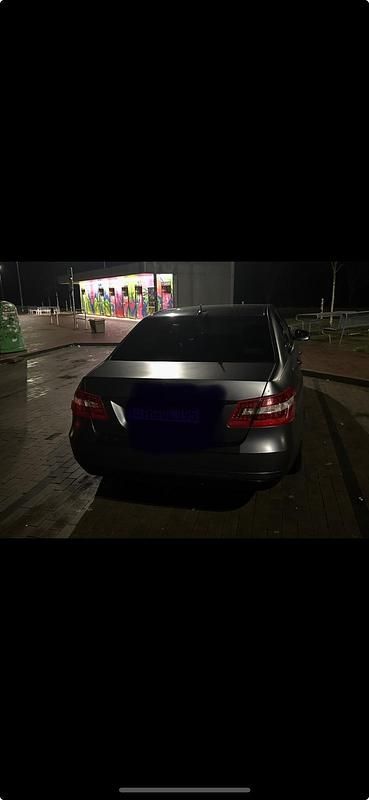 Gebraucht Mercedes E200 100 PS (73 kW) 2011 Grau Limousine