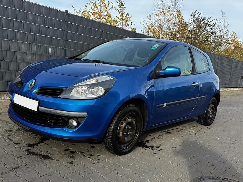 Blau Gebraucht 2006 Renault Clio II Kleinwagen | 900 € (Guter Preis) - Bild 1/4