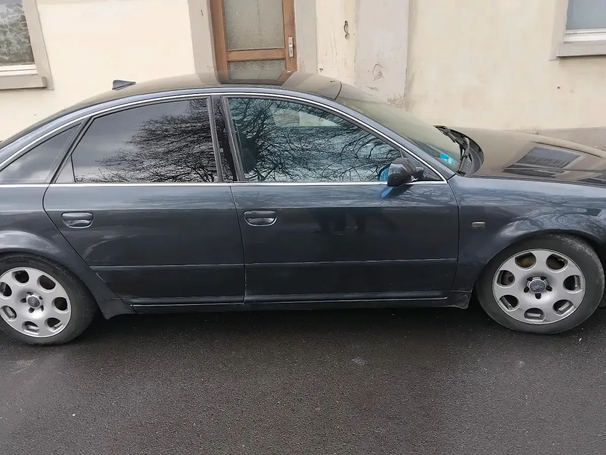 Usata Audi A6 180 CV (132 kW) 1998 Andere farben Berlina