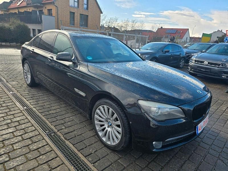 Gebraucht BMW 740 Shadowline 306 PS (225 kW) 2011 Schwarz Limousine