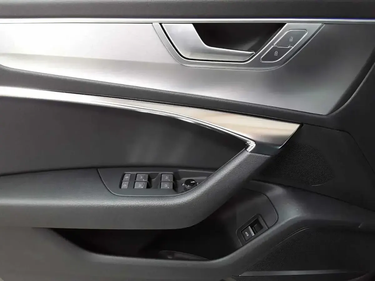 Gebraucht Audi A6 S-Line 286 PS (210 kW) 2024 Daytonagrau perleffekt Kombi