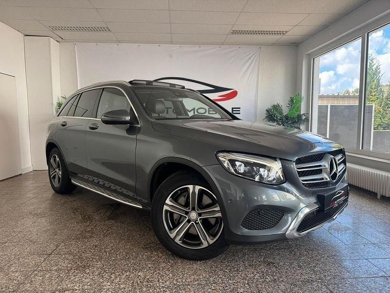 Grau Gebraucht 2016 Mercedes GLC220 SUV | 24.950 € (Guter Preis) - Bild 1/4
