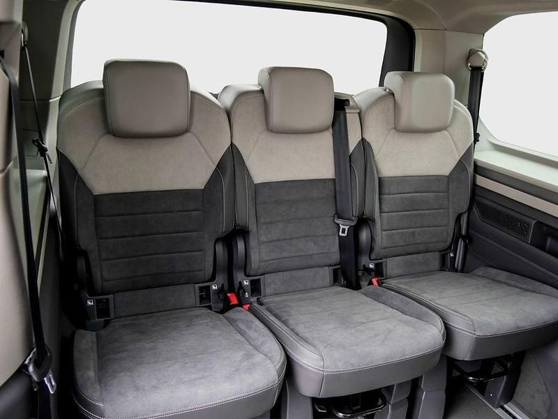 Gebraucht VW Multivan Edition 245 PS (180 kW) 2026 Grau Van