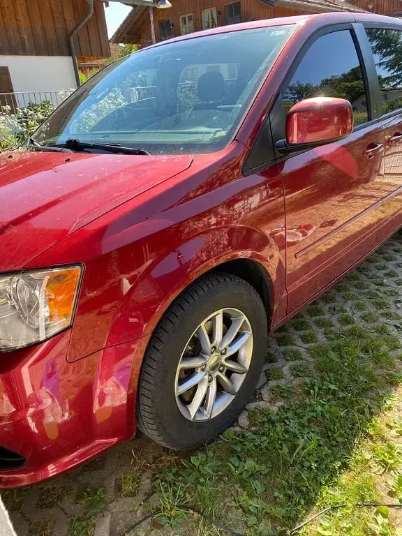 Gebraucht Dodge Grand Caravan 287 PS (211 kW) 2015 Rot Van / Kleinbus