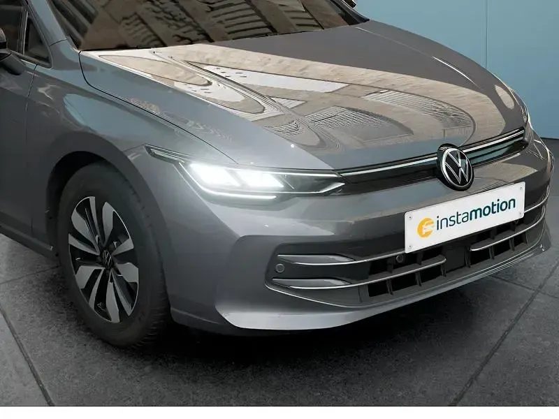 Gebraucht VW Golf VIII 150 PS (110 kW) 2025 Grau Kleinwagen