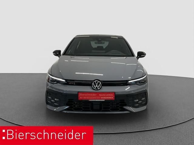 Gebraucht VW Golf VIII GTI 265 PS (194 kW) 2024 Grau Limousine