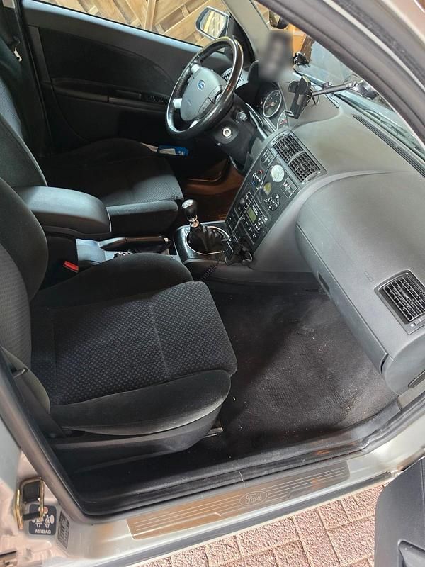 Gebraucht Ford Mondeo 116 PS (85 kW) 2001 Kombi