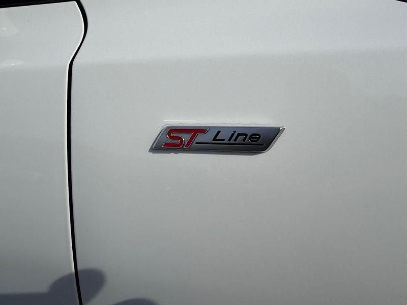 Gebraucht Ford Focus ST-Line 125 PS (91 kW) 2022 Weiß Limousine