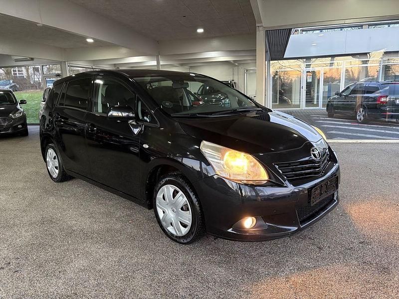 Gebraucht Toyota Verso Touch 147 PS (108 kW) 2011 Schwarz Van / Kleinbus