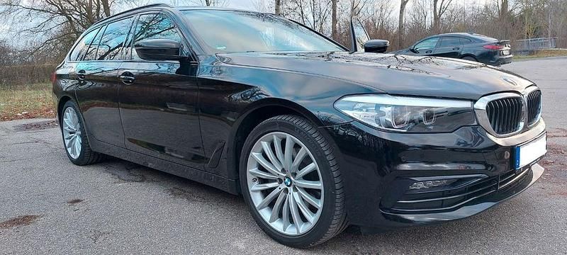 Schwarz Gebraucht 2019 BMW 520 Sport Line Kombi | 27.600 € (Fairer Preis) - Bild 1/4