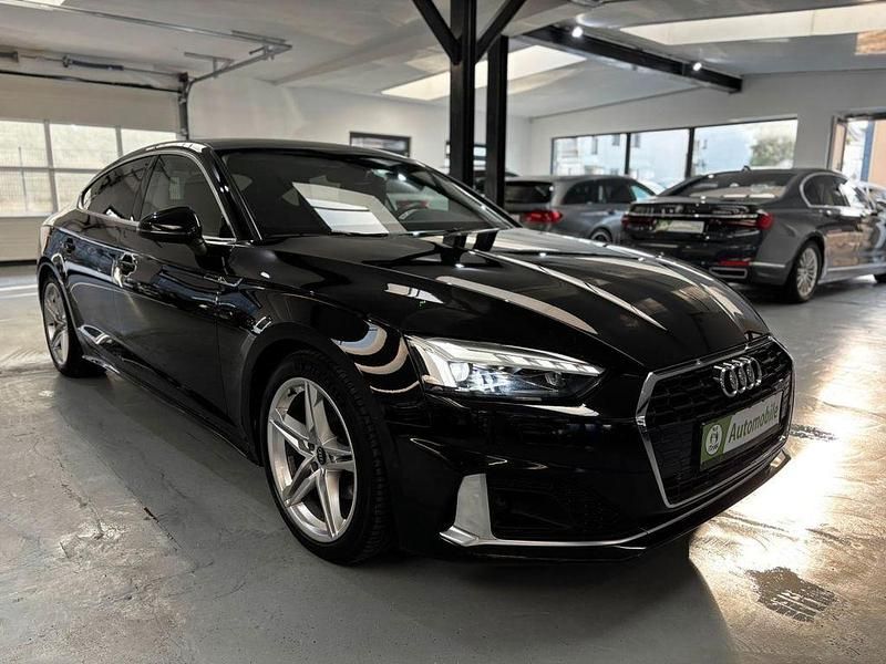 Schwarz Gebraucht 2022 Audi A5 Sportback Sport Kleinwagen | 27.999 € (Fairer Preis) - Bild 1/4