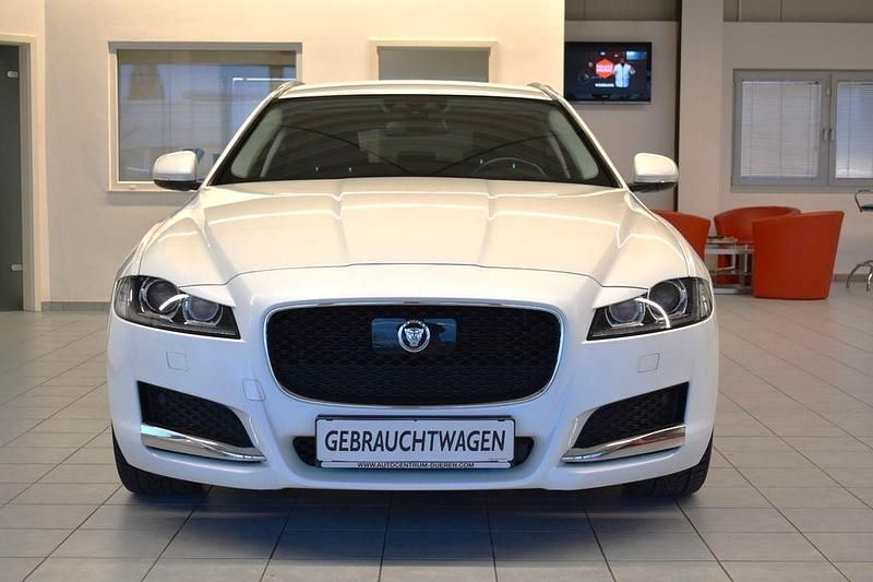 Gebraucht Jaguar XF Prestige 179 PS (131 kW) 2018 Weiß Limousine