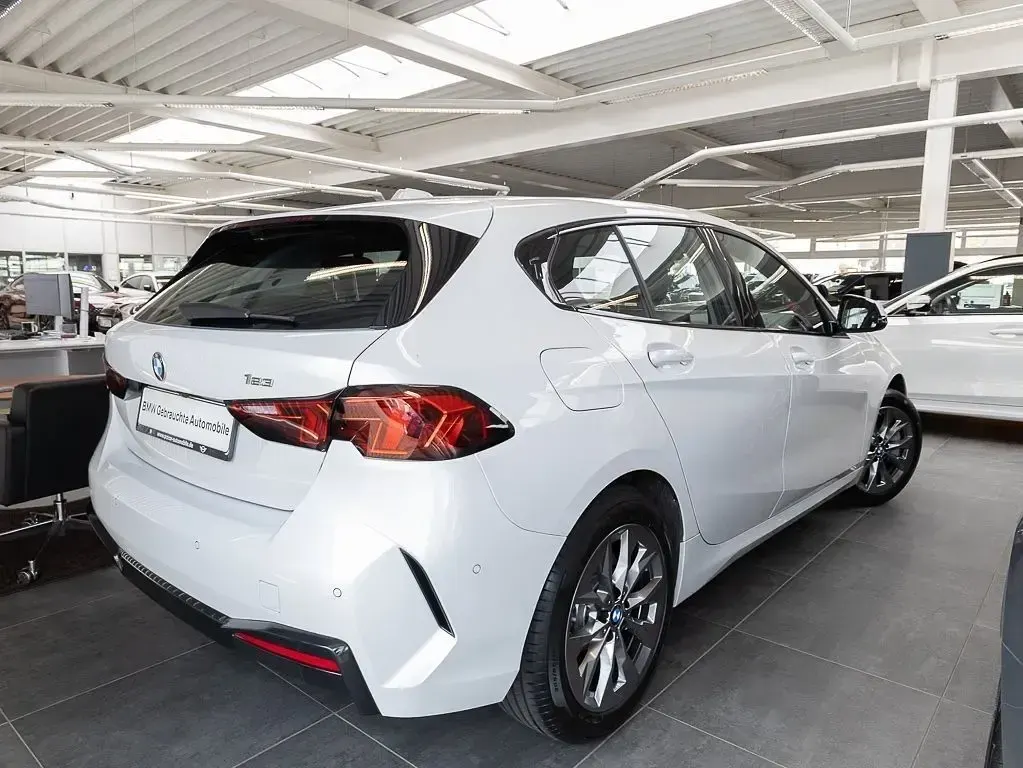 Gebraucht BMW 123 Shadowline 204 PS (150 kW) 2025 Weiß Kleinwagen