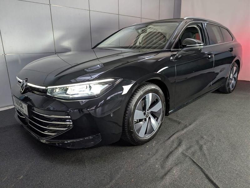 Gebraucht VW Passat Elegance 150 PS (110 kW) 2025 Schwarz Limousine