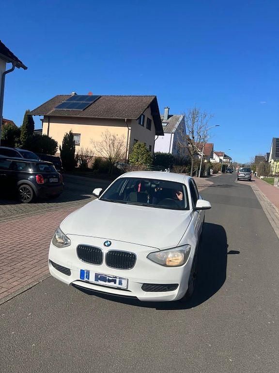 Gebraucht BMW 116 136 PS (100 kW) 2012 Weiß Kleinwagen