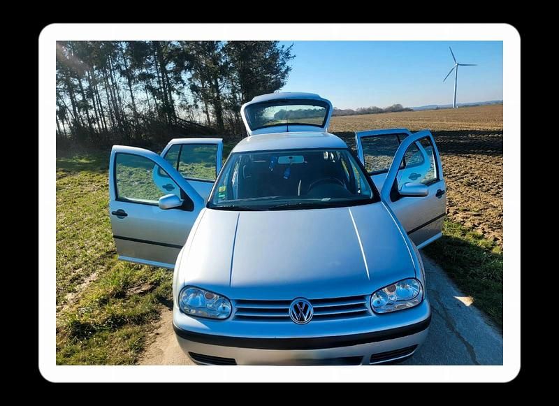 Silber Gebraucht 2001 VW Golf IV Kleinwagen | 600 € (Superpreis) - Bild 1/4