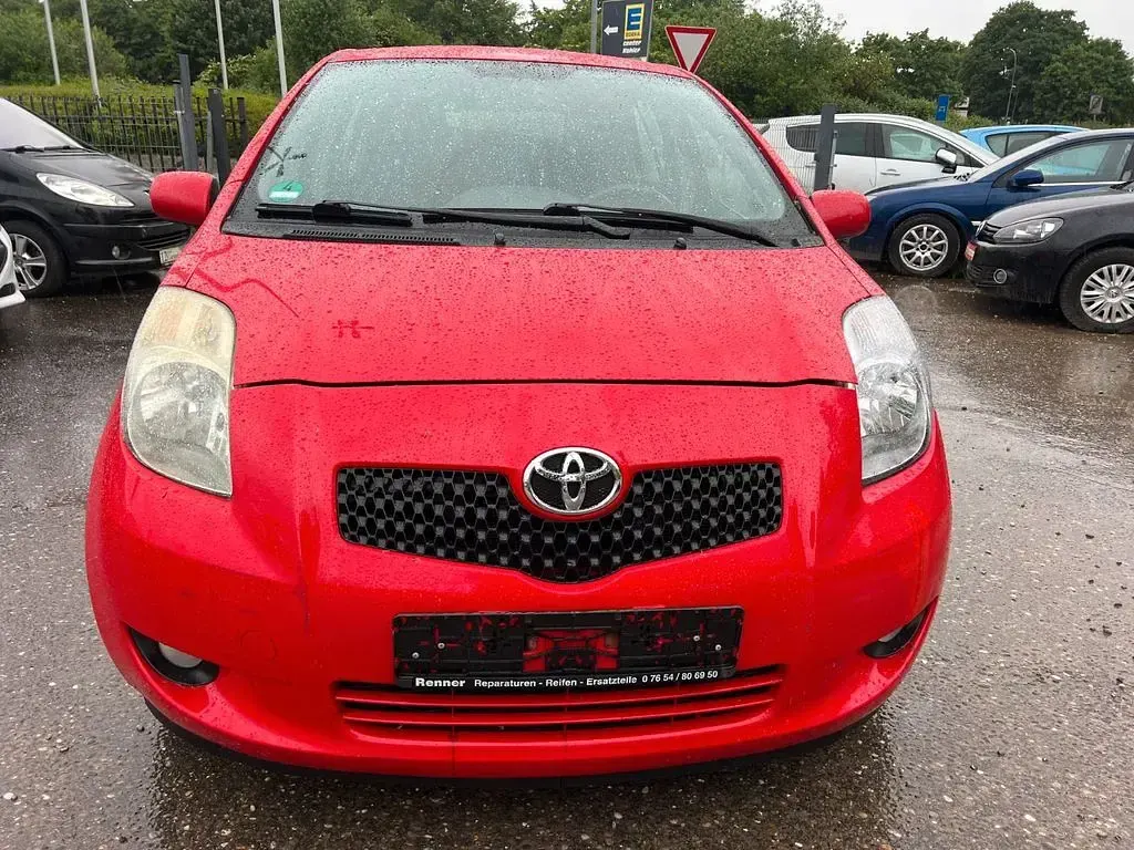 Gebraucht Toyota Yaris Team 69 PS (50 kW) 2009 Rot Kleinwagen
