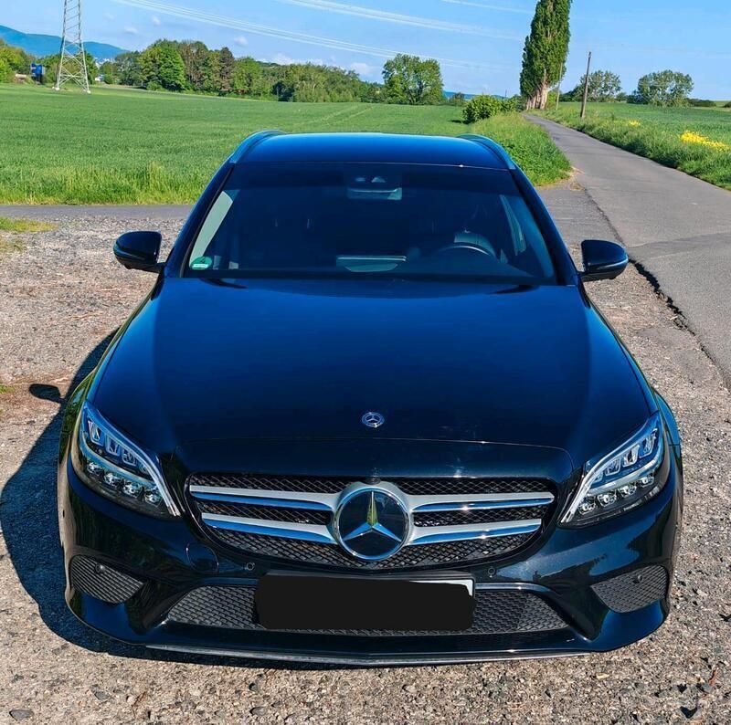 Schwarz Gebraucht 2019 Mercedes C180 Kombi | 21.000 € - Bild 1/4